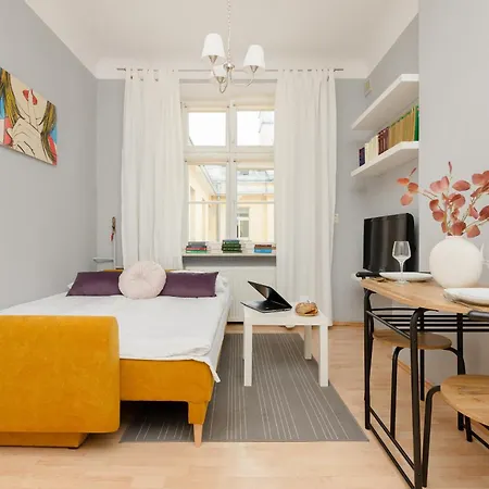 Lägenhet Sunny Lwowska Street Metro By Renters *
