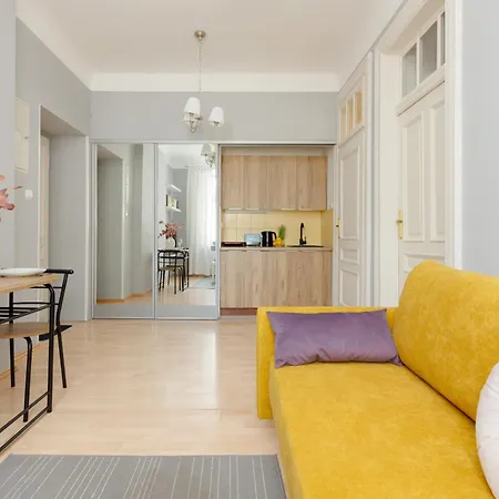 Sunny Lwowska Street Metro By Renters Apartment Warsaw