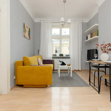 Sunny Lwowska Street Metro By Renters Warszawa